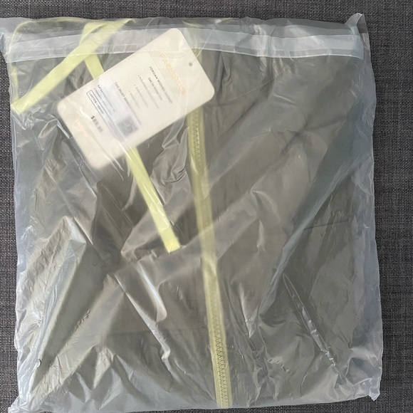 Fabletics Jordan Woven Jacket - Picture 4 of 4